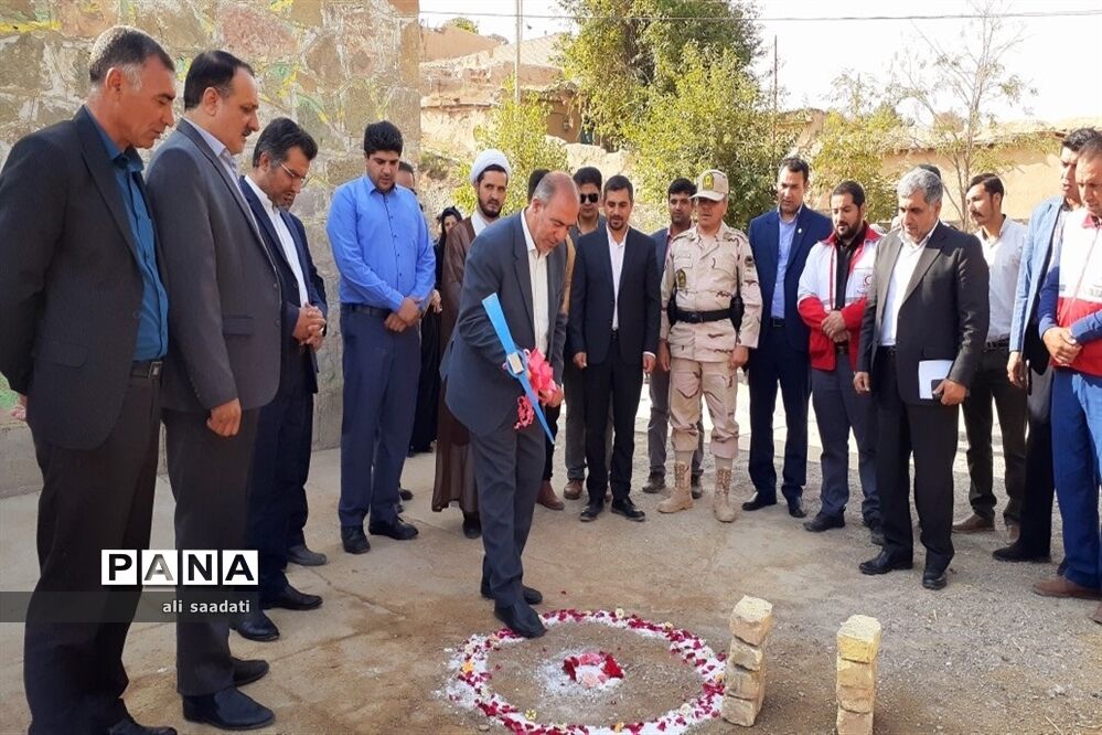 کلنگ‌زنی ساخت فضای آموزشی جدید در روستای  احمد‌آباد شهرستان کلات