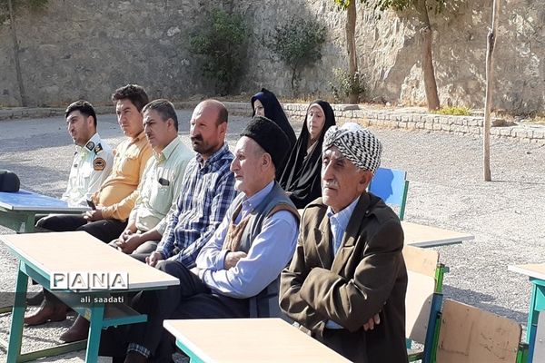 کلنگ‌زنی ساخت فضای آموزشی جدید در روستای  احمد‌آباد شهرستان کلات