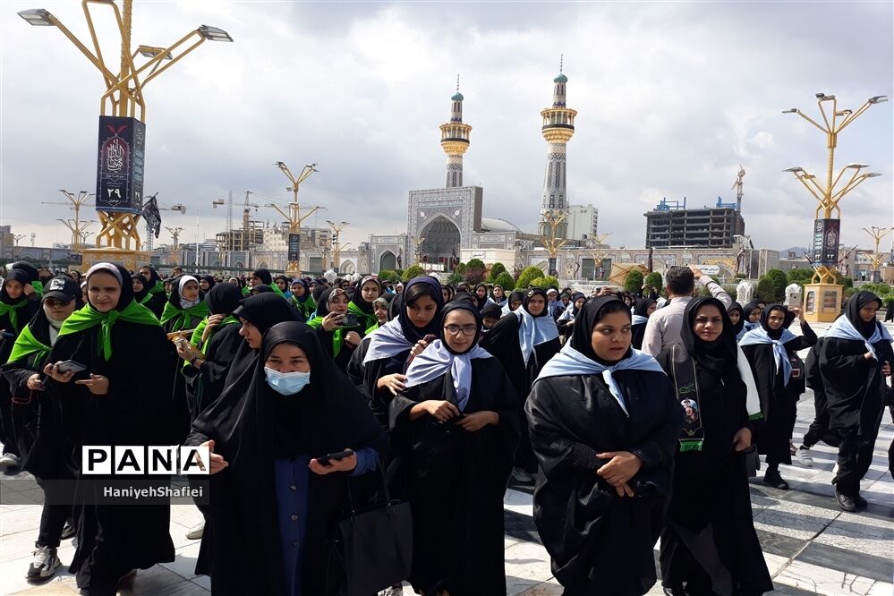 اولین روز از اردوی زیارت اولی‌های فارس در حرم امام رضا(ع)