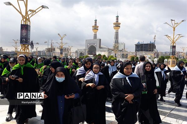 اولین روز از اردوی زیارت اولی‌های فارس در حرم امام رضا(ع)