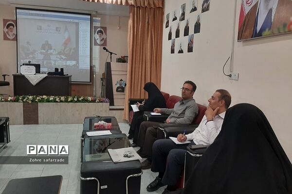 برگزاری وبینار آموزشی کارگروه پروژه مهر ۱۴۰۲ در آموزش و پرورش رودهن