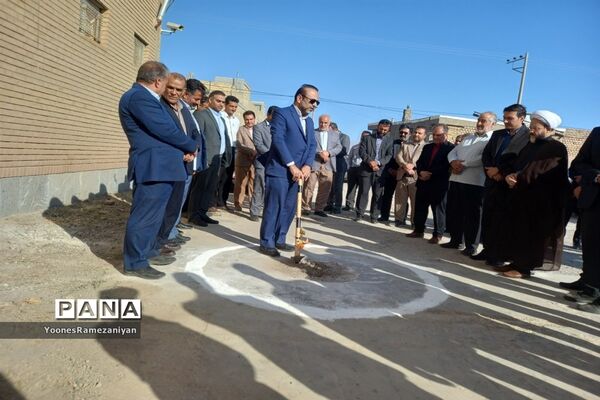 برگزاری آیین افتتاحیه طرح‌های عمرانی شهرداری خلیل‌آباد