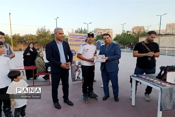 برگزاری اولین دوره مسابقات اسکیت سرعت نوجوانان شهرستان بهارستان