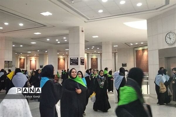 بازدید دانش‌آموزان زیارت اولی استان فارس از موزه رضوی