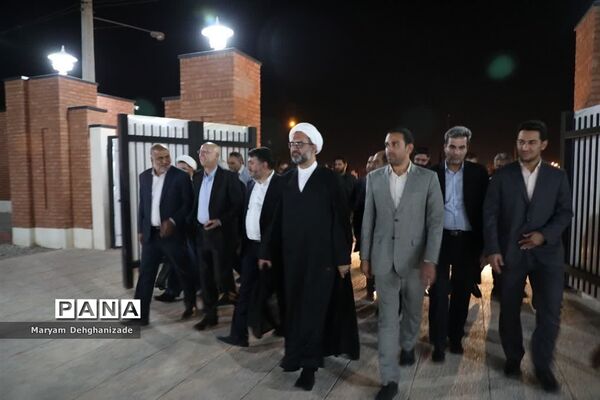 بازدید وزیر علوم، تحقیقات و فناوری کشور از خوابگاه دانشجویی  و دانشکده پردیس مهریز