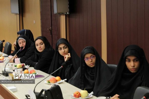 آئین تجلیل از خبرنگار دانش‌آموزان برتر منطقه ۱۳