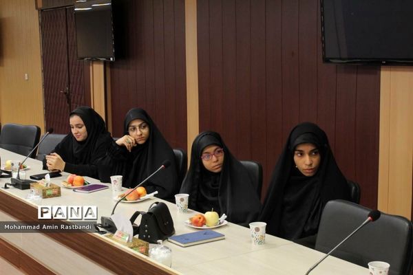 آئین تجلیل از خبرنگار دانش‌آموزان برتر منطقه ۱۳