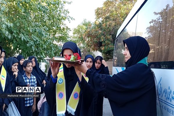 اعزام ۴۰ دانش‌آموز زیارت اولی تربت حیدریه به مشهد مقدس