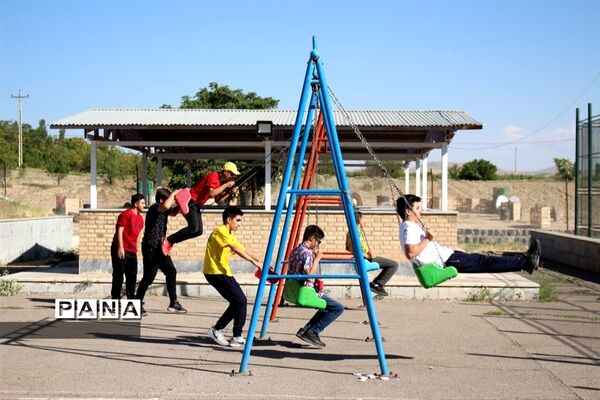 اردوی یک روزه دانش‌آموزان دبیرستان شهیدبهشتی