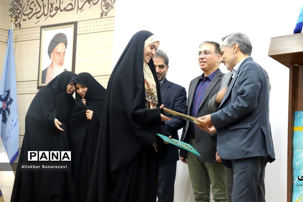 دومین کارسوق زبان های خارجی قطب های دو و پنج کشور