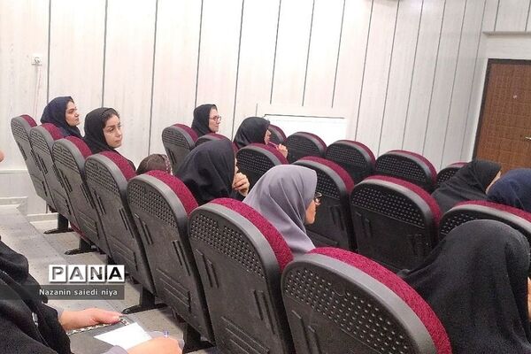 برگزاری کارگاه هنرهای نمایشی در کانون فرهنگی و تربیتی شهید حاج قاسم سلیمانی رودهن