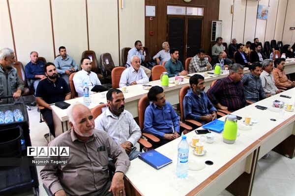 آئین تجلیل از کارمندان نمونه ادارات شهرستان مه‌ولات