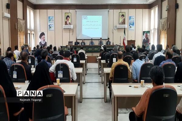 آئین تجلیل از کارمندان نمونه ادارات شهرستان مه‌ولات