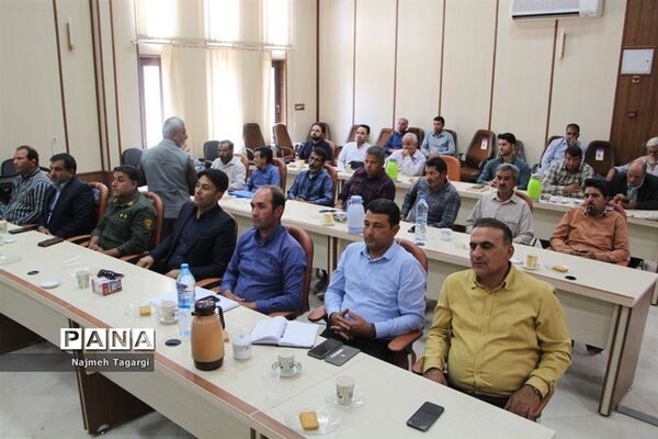 آئین تجلیل از کارمندان نمونه ادارات شهرستان مه‌ولات