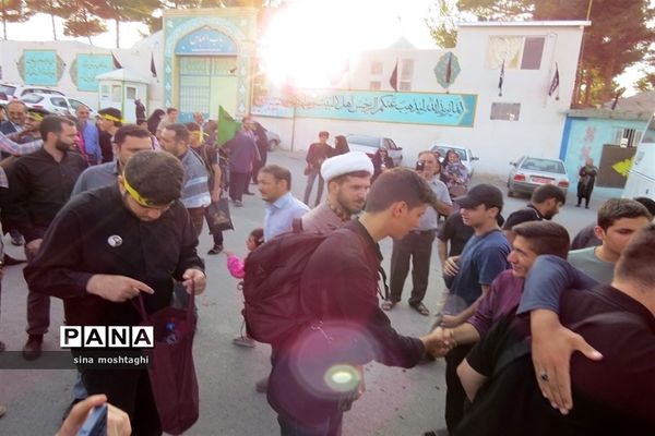 پیاده روی کاروان دانش‌آموزی خراسان شمالی به زیارت اربعین