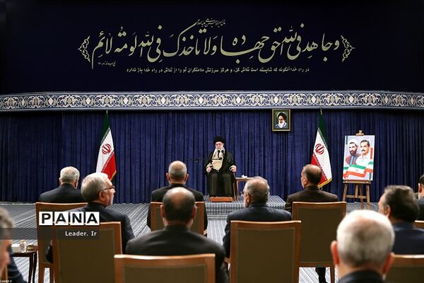 دیدار رئیس‌جمهوری و اعضای هیات دولت با مقام معظم رهبری