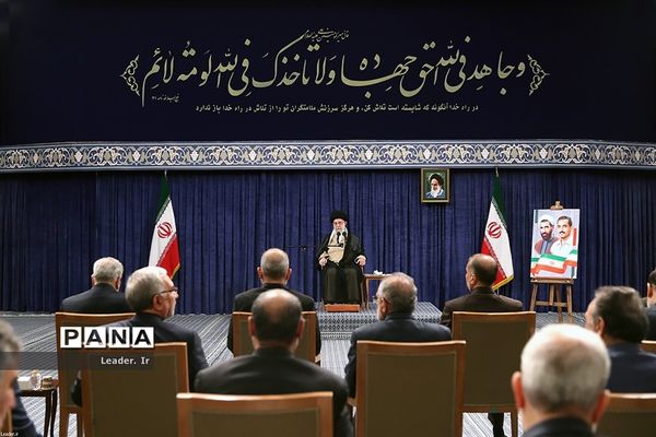 دیدار رئیس‌جمهوری و اعضای هیات دولت با مقام معظم رهبری
