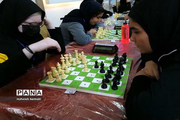 مسابقات شطرنج دختران با آسیب بینایی و جسمی حرکتی کشور در مشهد مقدس