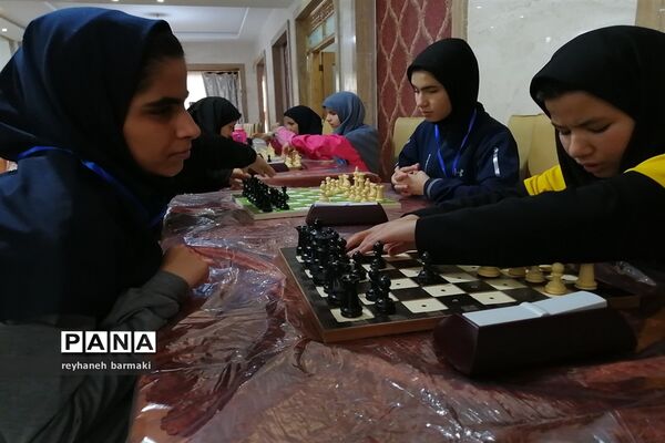 مسابقات شطرنج دختران با آسیب بینایی و جسمی حرکتی کشور در مشهد مقدس