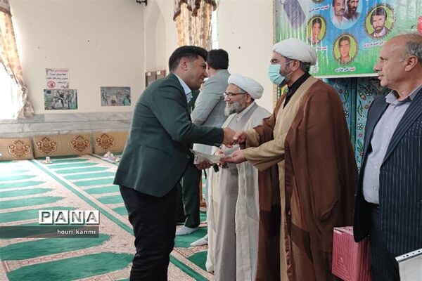 آیین تجلیل ازکارمندان نمونه آموزش و پرورش شهرستان مانه وسملقان