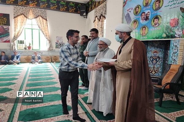 آیین تجلیل ازکارمندان نمونه آموزش و پرورش شهرستان مانه وسملقان