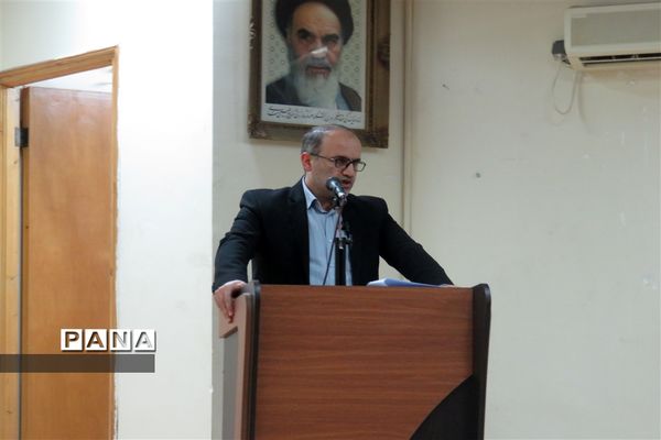 همایش تجلیل از کارمندان نمونه و دانش آموزان نخبه در میاندورود