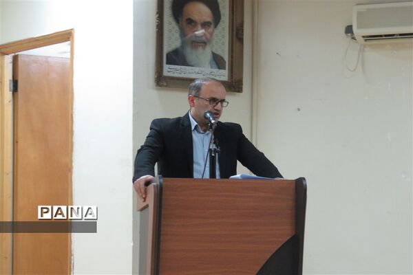 همایش تجلیل از کارمندان نمونه و دانش آموزان نخبه در میاندورود