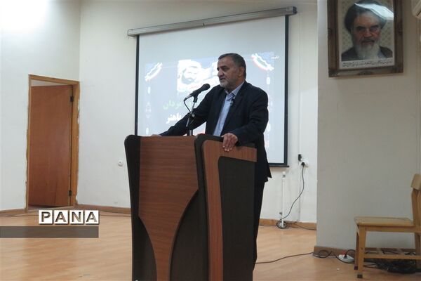 همایش تجلیل از کارمندان نمونه و دانش آموزان نخبه در میاندورود