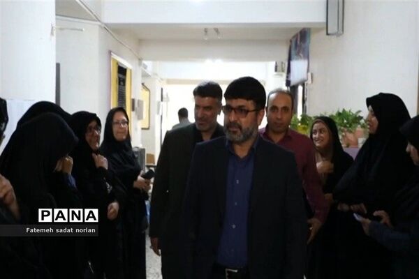 بازدید مدیر آموزش و پرورش منطقه تبادکان  از فرآیند سازماندهی فرهنگیان متوسطه اول