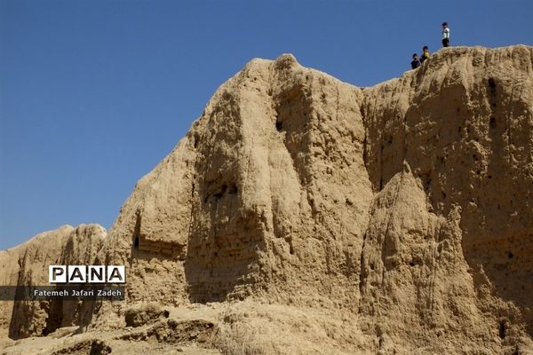 آغاز پروژه حفاظت و مرمت از قلعه ایرج در شهرستان پیشوا