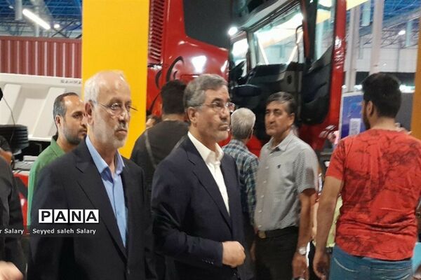 بازدید مسئولان از بیست و سومین نمایشگاه بین‌المللی خودرو در مشهد
