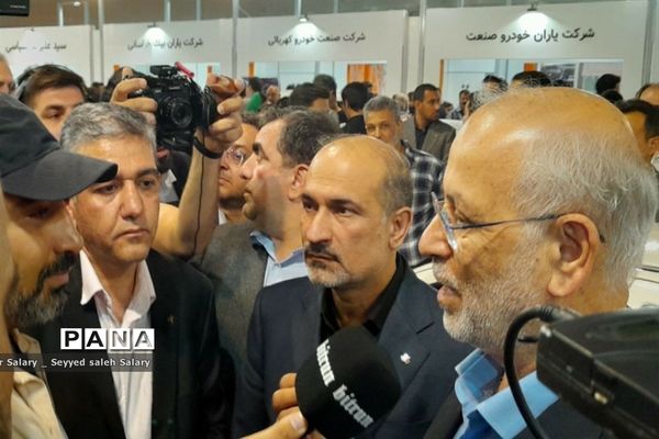 بازدید مسئولان از بیست و سومین نمایشگاه بین‌المللی خودرو در مشهد