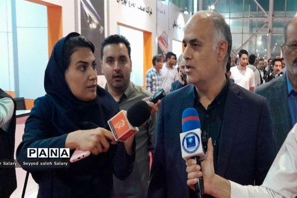 بازدید مسئولان از بیست و سومین نمایشگاه بین‌المللی خودرو در مشهد