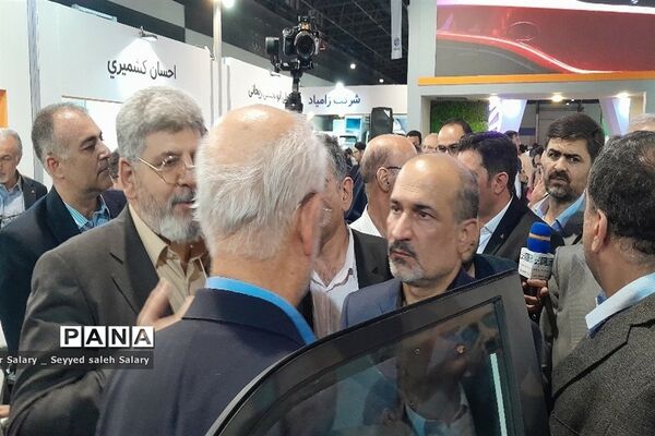 بازدید مسئولان از بیست و سومین نمایشگاه بین‌المللی خودرو در مشهد