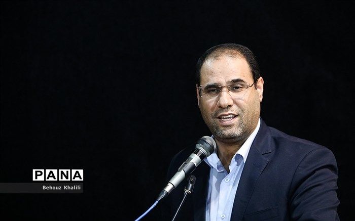 مدرسه دولتی باید نقطه تمرکز مدیران باشد