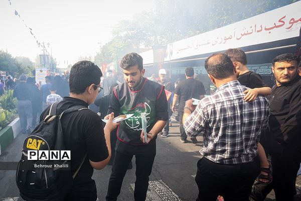 موکب دانش‌آموزی عشاق الحسین (ع) در پیاده‌روی جاماندگان اربعین حسینی-تهران