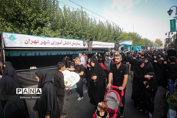 موکب دانش‌آموزی عشاق الحسین (ع) در پیاده‌روی جاماندگان اربعین حسینی-تهران