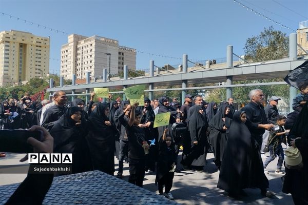 مراسم پیاده‌روی جاماندگان اربعین حسینی در مشهد