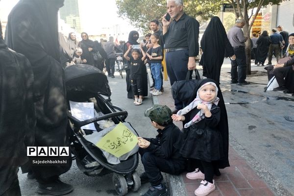 مراسم پیاده‌روی جاماندگان اربعین حسینی در مشهد
