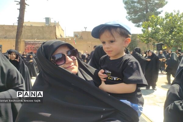 حضور پرشور عشاق الحسین ع در راهپیمایی جاماندگان اربعین