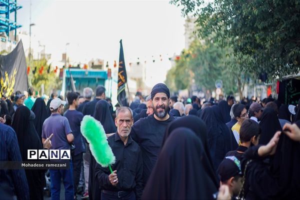 پیاده‌روی جاماندگان اربعین حسینی در مشهد