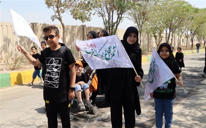 عشق و ارادت جاماندگان اربعین حسینی با حضوردرراهپیمایی شهرستان اسلامشهر/فیلم