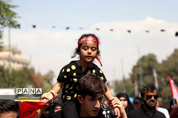 پیاده‌روی جاماندگان اربعین حسینی در تهران