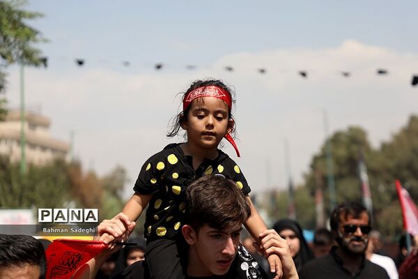پیاده‌روی جاماندگان اربعین حسینی در تهران
