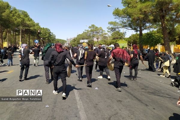 مراسم پیاده‌روی حرم تا حرم در کاشمر