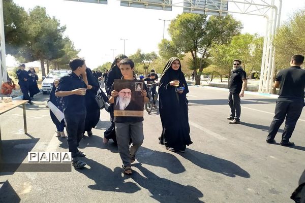 پیاده‌روی جاماندگان اربعین در شهرستان شاهین شهر