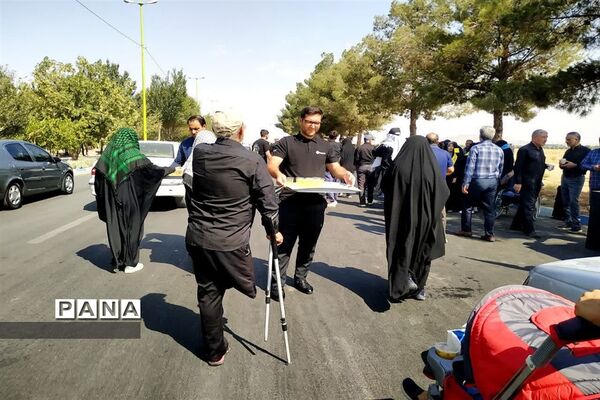 پیاده‌روی جاماندگان اربعین در شهرستان شاهین شهر