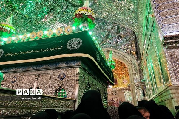 مراسم اربعین حسینی با حضور پر شورمردم شیراز در شاهچراغ