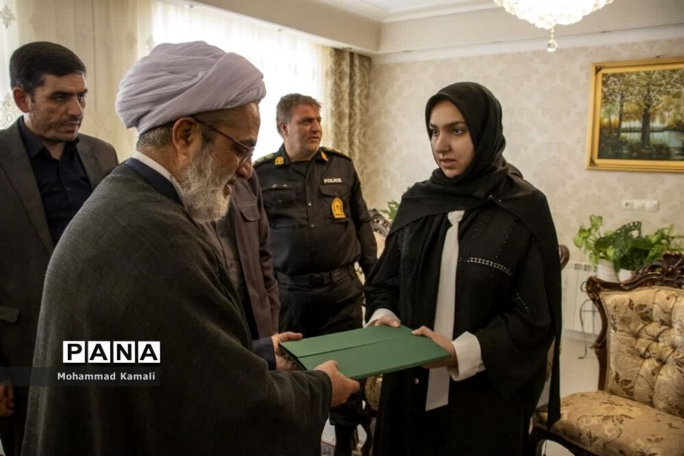 تجلیل از رتبه تک رقمی استان مرکزی در کنکور سراسری