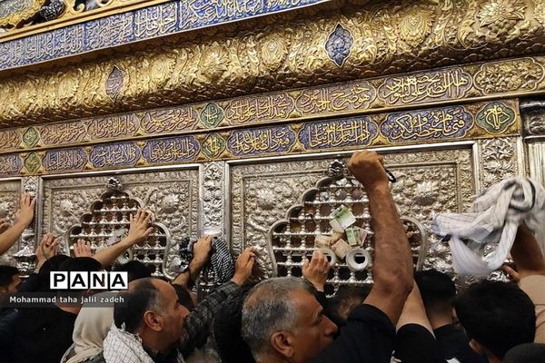 حضور پرشور عاشقان در مرقد امام‌ کاظم(ع) و امام‌ جواد(ع)